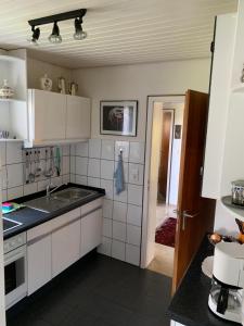 Kuhinja oz. manjša kuhinja v nastanitvi Sonniges Haus-Wohnung mit Garten im Oberallgäu