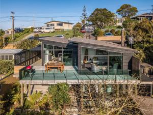 Gallery image of Taonga with Sea Views by Waiheke Unlimited in Oneroa
