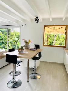 Afbeelding uit fotogalerij van L'ylang ylang in Petit-Bourg +33 foto's