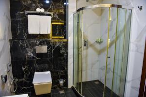Vannituba majutusasutuses Admas Grand Hotel