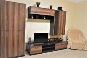 TV a/nebo společenská místnost v ubytování У князя Лева поряд Площі Ринок at Duke's Aparment Next to Rynok Square