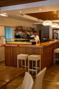 Lounge nebo bar v ubytování Hotel Almadraba