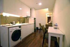 Köök või kööginurk majutusasutuses Cosy private suite 2BR 591 Nexus USJ Shah Alam
