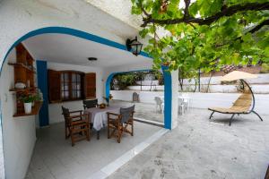 A seating area at Villa Kouf