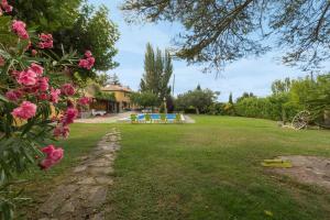 Puutarhaa majoituspaikan Villa en Rioja-Alavesa Juncalvera ulkopuolella