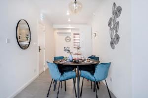 Foto de la galeria de Million Sunsets Luxury Apartments a St Paul's Bay