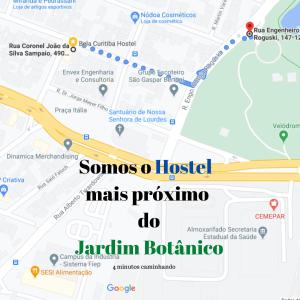 eine Karte der Stadt Panama mit den Worten Panamas o Lippenstiftspuren in der Unterkunft Bela Curitiba Hostel in Curitiba