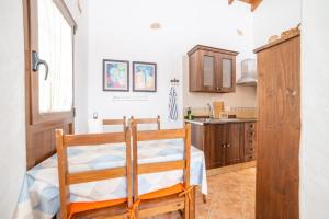Kuchyň nebo kuchyňský kout v ubytování Casa la Orilla