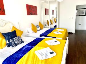 Lova arba lovos apgyvendinimo įstaigoje 2-Bedrooms Apartment, Lounge, Balcony