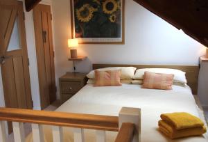 Posteľ alebo postele v izbe v ubytovaní Wonderfully Scenic and Comfortable Dales Mill Property