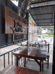 Fotografie z fotogalerie ubytování baankhuninn urt airport v destinaci Surat Thani
