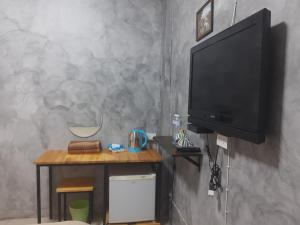 TV a/nebo společenská místnost v ubytování baankhuninn urt airport