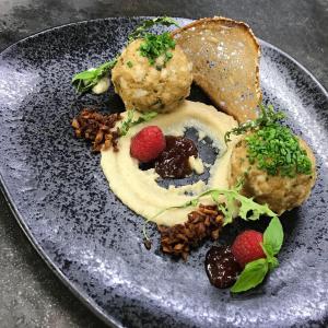 Jedzenie w hotelu lub w pobliżu