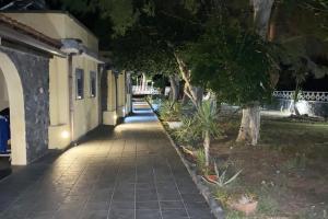 Aed väljaspool majutusasutust Hotel Al Togo Fitness & Relax