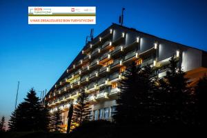 Budova, v ktorej sa hotel nachádza + 37 fotografií