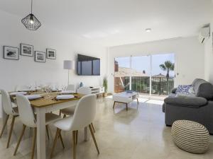 Posedenie v ubytovaní 2308- 2bedrooms apt with stunning sea view-terrace