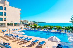 The swimming pool at or close to Hotel Na Forana