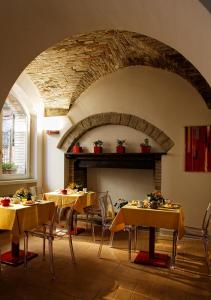 Restauracja lub miejsce do jedzenia w obiekcie Hotel Sorella Luna