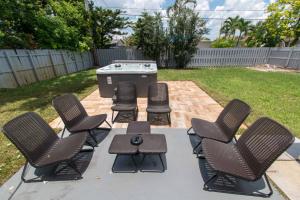 Dania Beach Beauty 3BR with Hot Tub