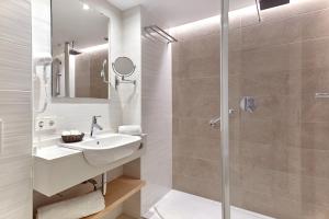 Ванная комната в Universal Hotel Cabo Blanco - Adults Only