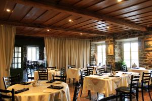 Restaurace v ubytování Les Ancêtres Auberge & Restaurant