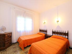 Postel nebo postele na pokoji v ubytování Holiday Home Les 4 Saisons by Interhome