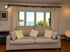 Zona d'estar a Holiday Home La Marina Blanca by Interhome