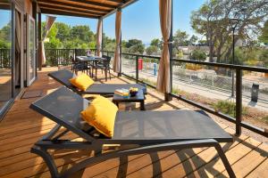 Balkón alebo terasa v ubytovaní Medora Orbis Mobile Homes & Glamping