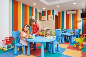 Дети в Universal Hotel Marqués