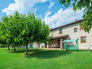 Zahrada ubytování Holiday Home I Pioppi - CMA108 by Interhome