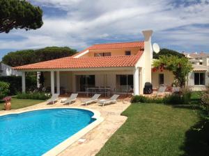 Gallery image of Villa Quadradinhos 46Q Located close to the tennis courts and just 100m from the famous Restaurant in Vale do Lobo