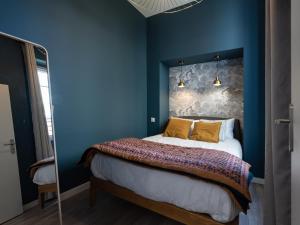 Giường trong phòng chung tại Luxury Apartment "Le Raffiné" - Lyon Part-Dieu - Dreamy Flat Lyon