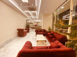 Al Hayat Al Marina Suites tesisinde lobi veya resepsiyon alanı