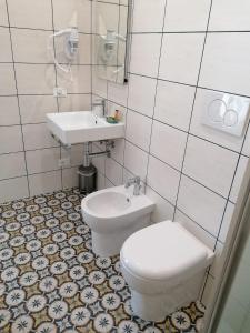 A bathroom at B&B Come a Casa