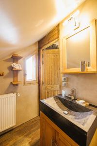 Phòng tắm tại Chalet La Perle de L'Oisans - Appartements d'Exception +107 ảnh