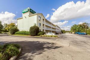 Photo de la galerie de l'établissement HomeTowne Studios by Red Roof Philadelphia - Maple Shade, NJ, à Maple Shade