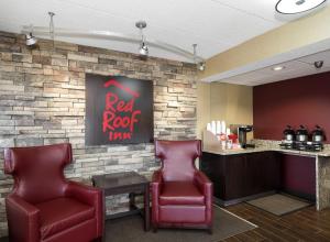 Zona d'estar a Red Roof Inn Toledo - Maumee