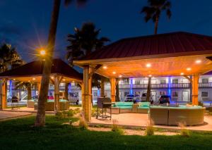 Zahrada ubytování Ocean's Edge Hotel, Port Aransas,TX