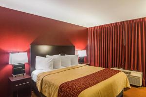 Postel nebo postele na pokoji v ubytování Red Roof Inn Lubbock