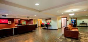 Vstupní hala nebo recepce v ubytování Red Roof Inn PLUS+ & Suites Malone
