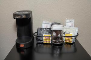 Kemudahan buat kopi dan teh di Red Roof Inn Leesburg, VA