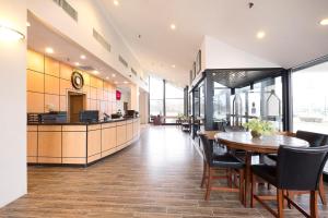 Restoran atau tempat makan lain di Red Roof Inn & Suites Mt Holly - McGuire AFB