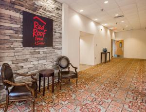 Posezení v ubytování Red Roof Inn & Suites Mt Holly - McGuire AFB