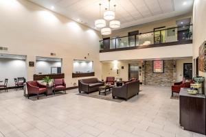 Lobbyen eller receptionen på Red Roof PLUS+ & Suites Atlanta Airport South