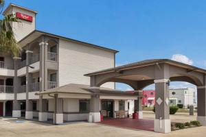 Red Roof Inn PLUS + Galveston - Beachfront