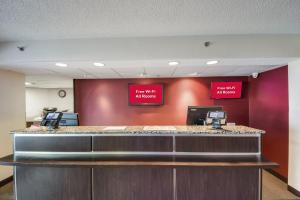 Vstupní hala nebo recepce v ubytování Red Roof Inn Laredo + 27 fotografií
