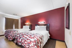 Postel nebo postele na pokoji v ubytování Red Roof Inn Laredo