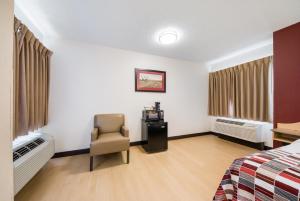 Postel nebo postele na pokoji v ubytování Red Roof Inn Laredo