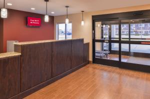 Ο χώρος του λόμπι ή της ρεσεψιόν στο Red Roof Inn & Suites Danville, IL