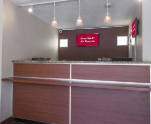 The lobby or reception area at Red Roof Inn Dumfries-Quantico